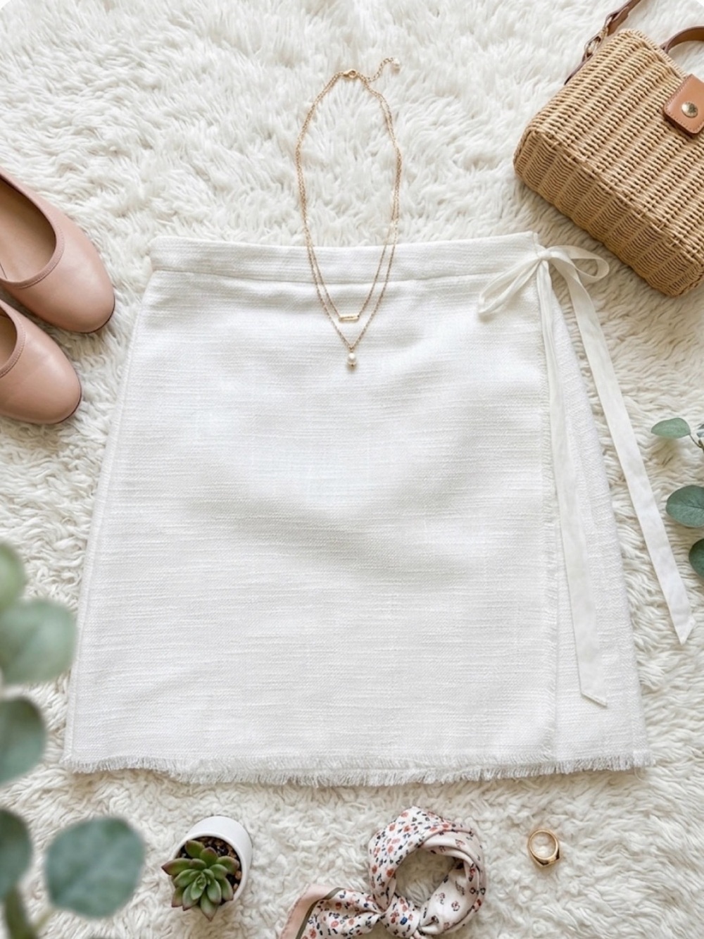 Classic White Wrap Tweed Mini Skirt